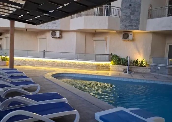 La Quinta Apartment *